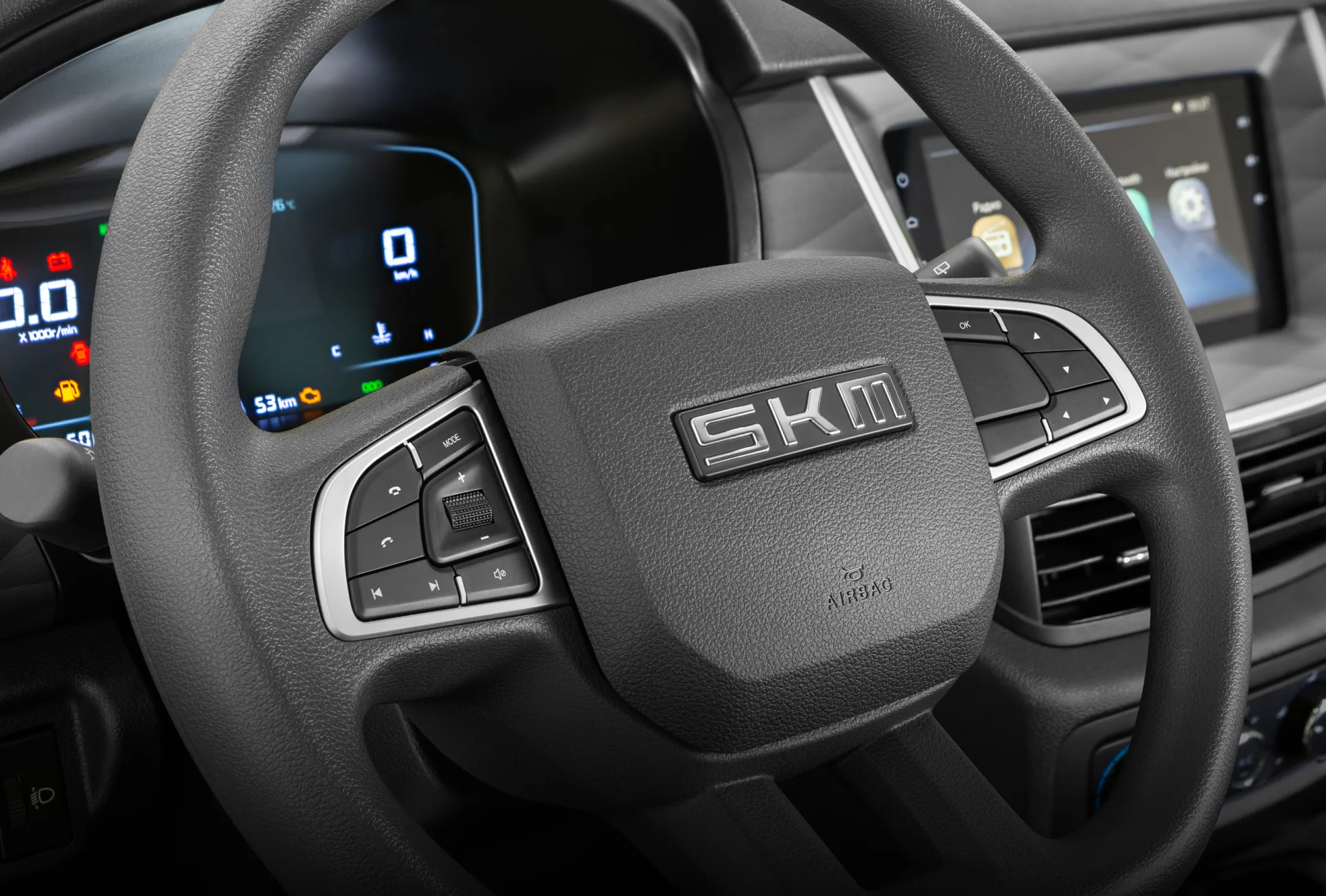 SKM M7 минивэн